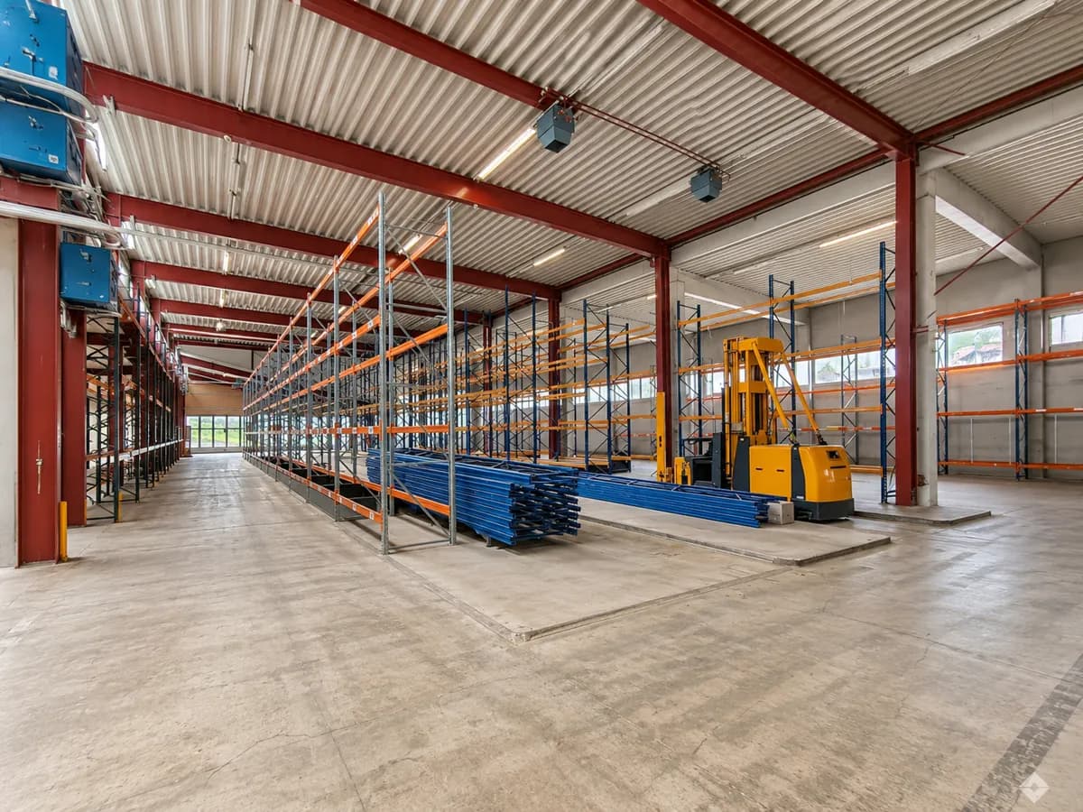 Gewerbeimmobilie mieten in Salzburg-Umgebung – 2 572 m², € 23.300 – Bild 4 von 9