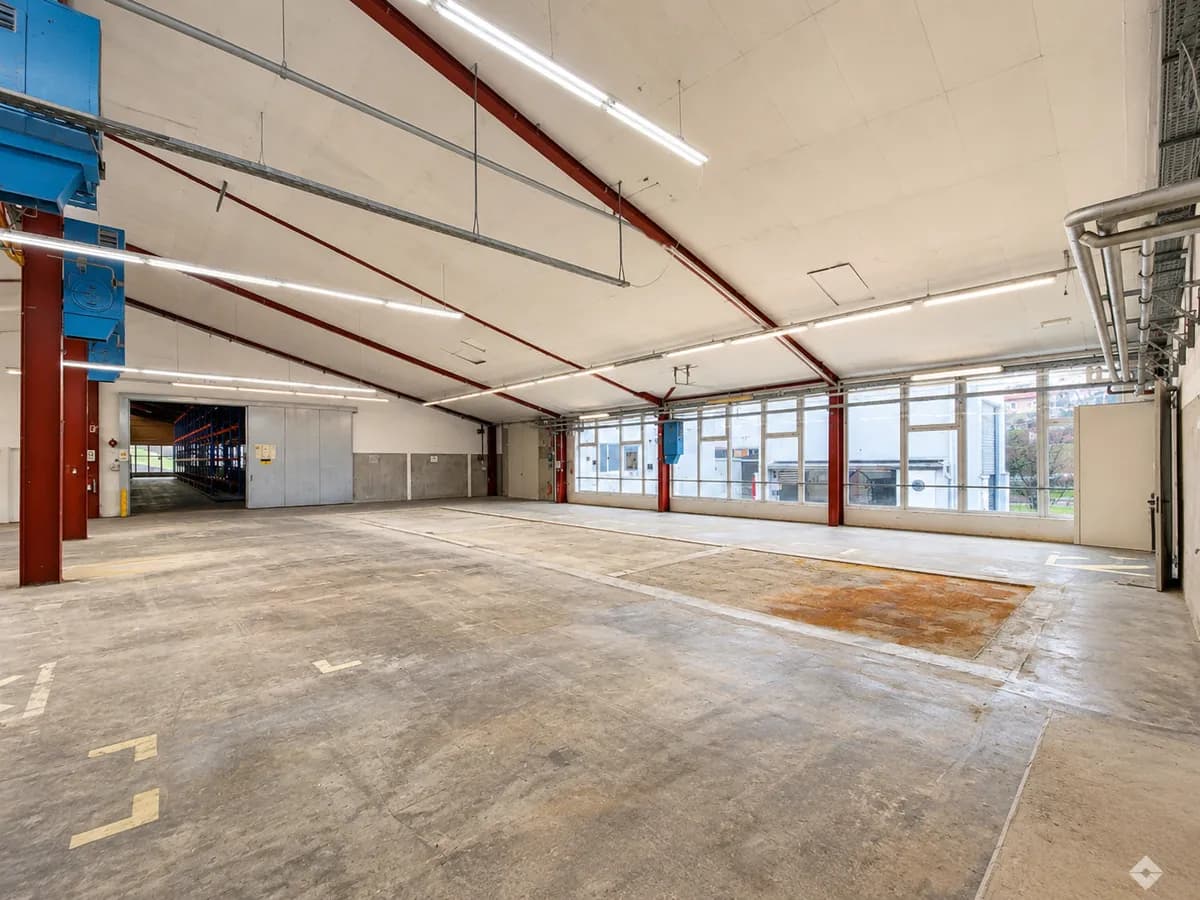 Gewerbeimmobilie mieten in Salzburg-Umgebung – 2 572 m², € 23.300 – Bild 5 von 9