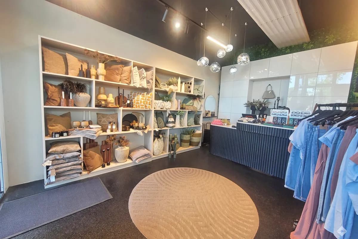 Gewerbeimmobilie mieten in Salzburg-Umgebung – 110 m², € 1.930 – Bild 2 von 5