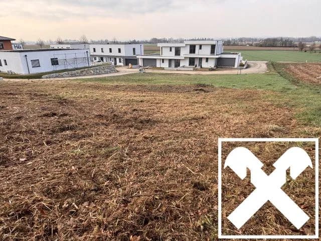 Grundstück kaufen in Perg – 964 m², € 179.000