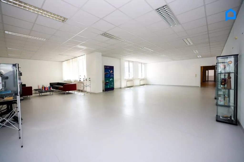 10-Zimmer-Gewerbeimmobilie mieten in Wien – 545 m², € 6.813 – Bild 6 von 30