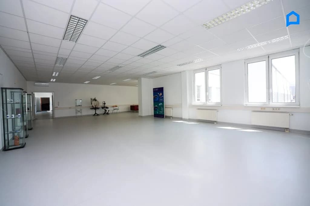 10-Zimmer-Gewerbeimmobilie mieten in Wien – 545 m², € 6.813 – Bild 11 von 30