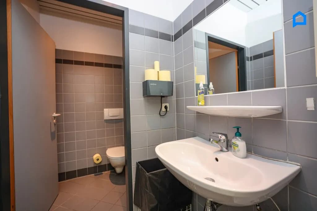10-Zimmer-Gewerbeimmobilie mieten in Wien – 545 m², € 6.813 – Bild 21 von 30