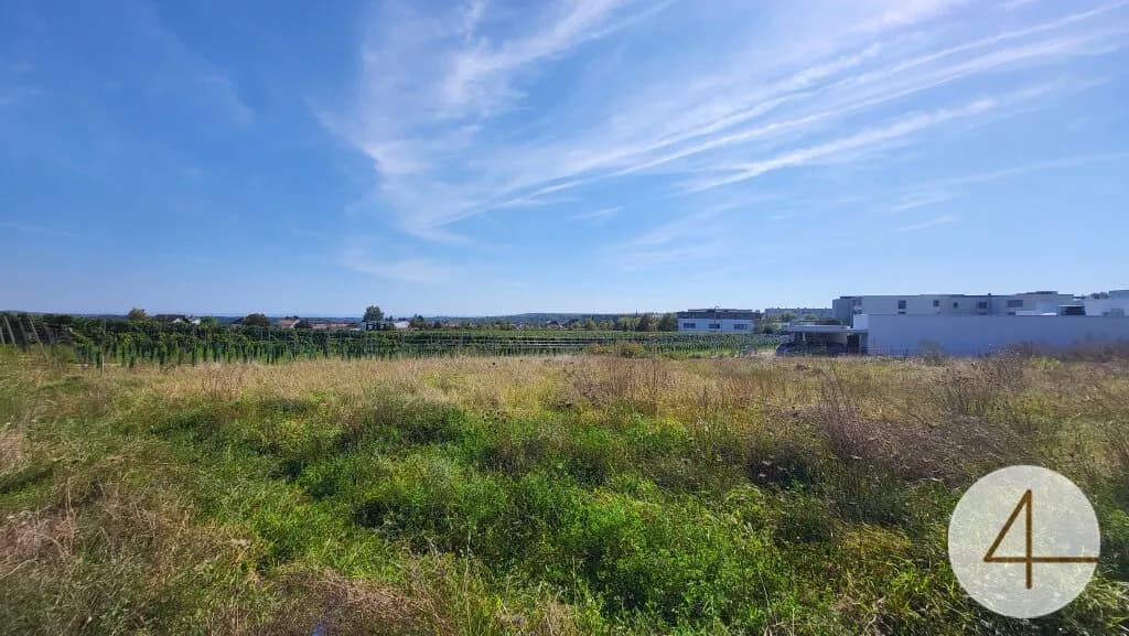 Grundstück kaufen in Krems Land – 864 m², € 390.000
