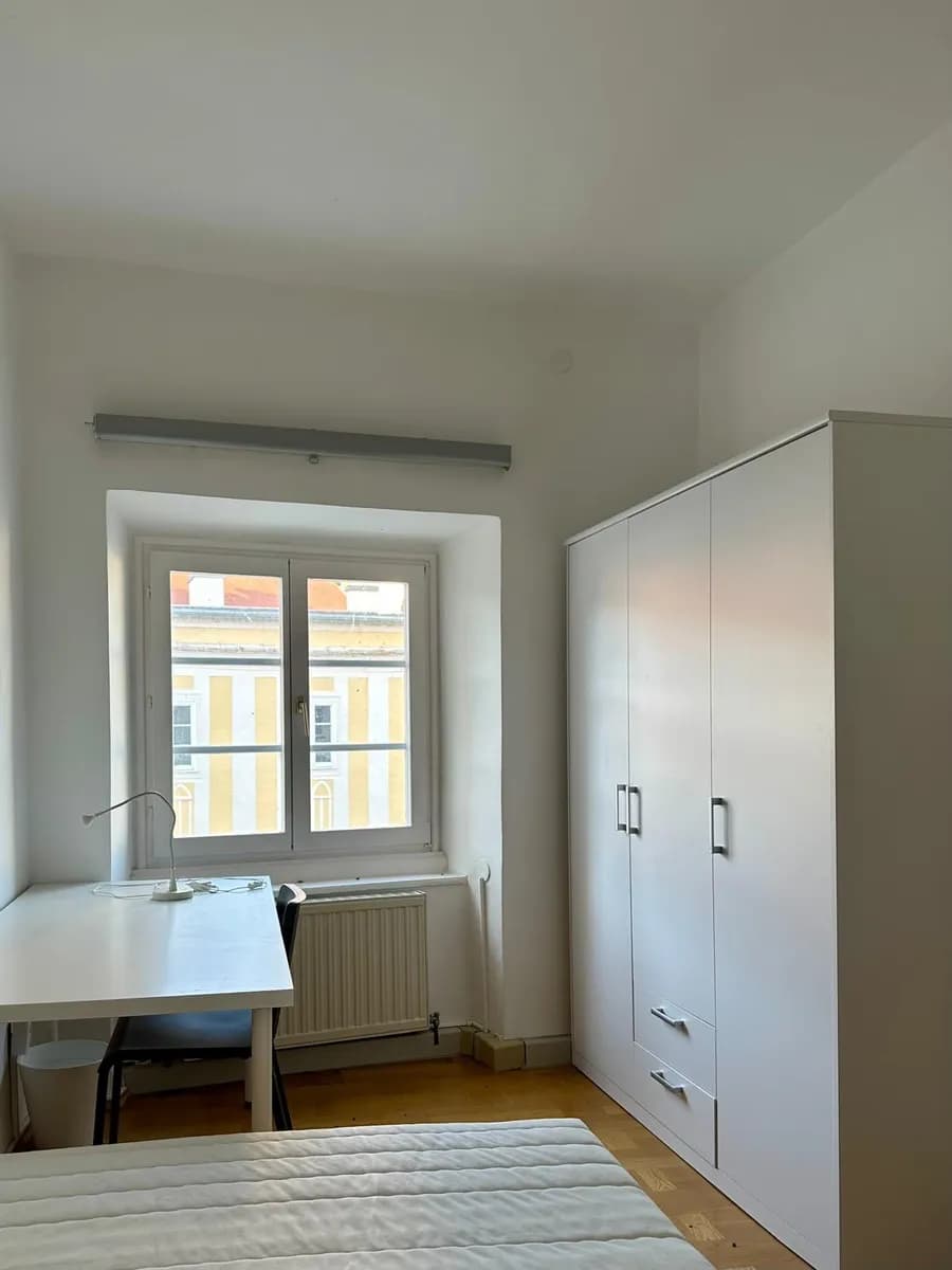 8-Zimmer-Wohnung mieten in Steyr – 20 m², € 350 – Bild 3 von 27