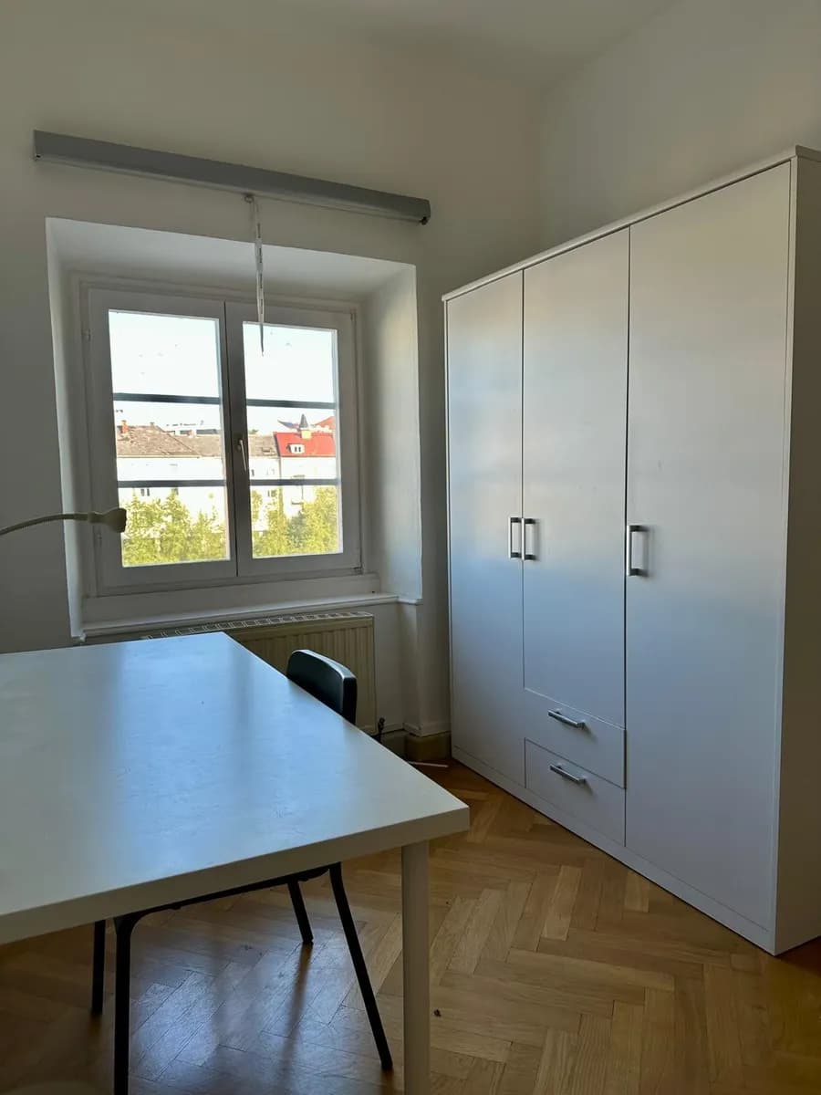 8-Zimmer-Wohnung mieten in Steyr – 20 m², € 350 – Bild 8 von 27