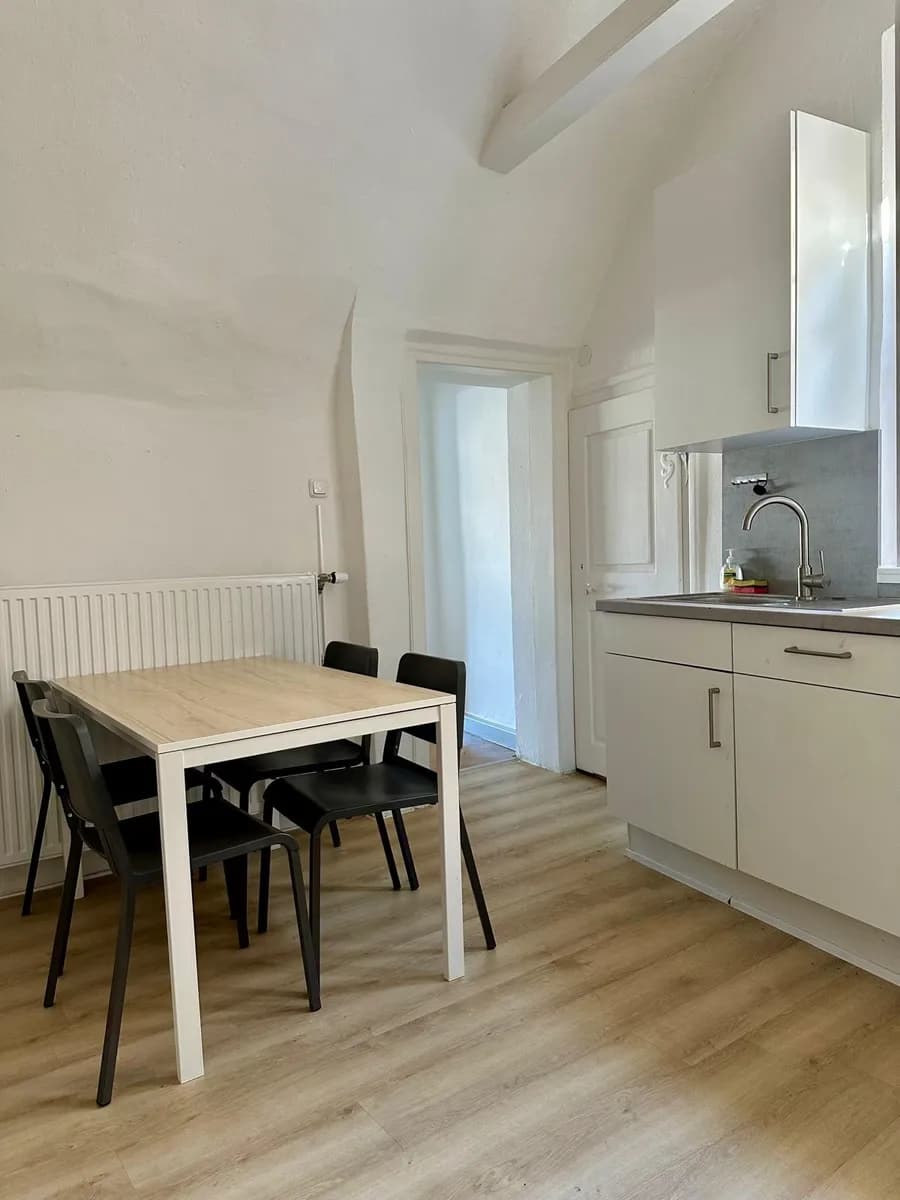 8-Zimmer-Wohnung mieten in Steyr – 20 m², € 350 – Bild 12 von 27