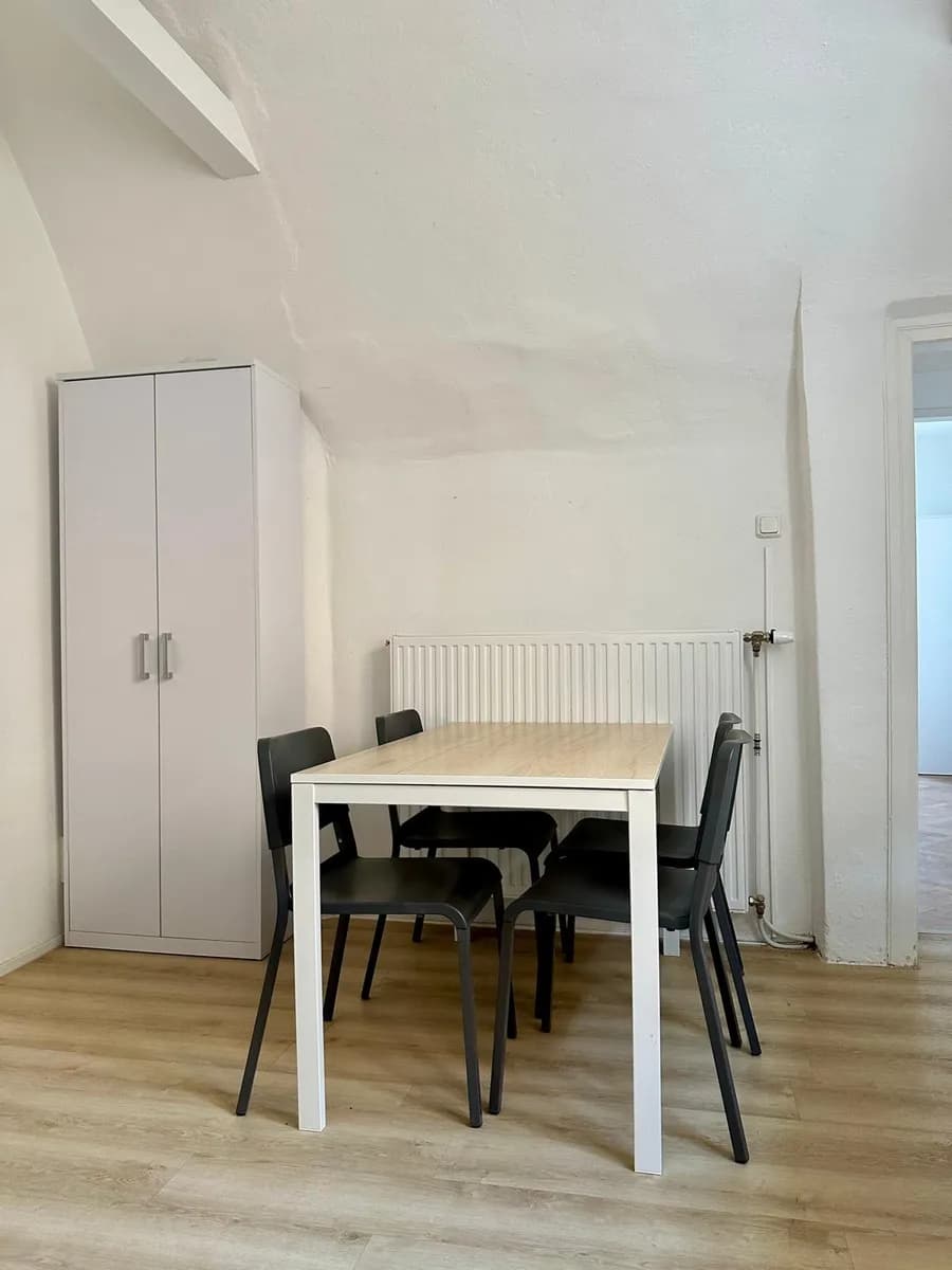 8-Zimmer-Wohnung mieten in Steyr – 20 m², € 350 – Bild 13 von 27