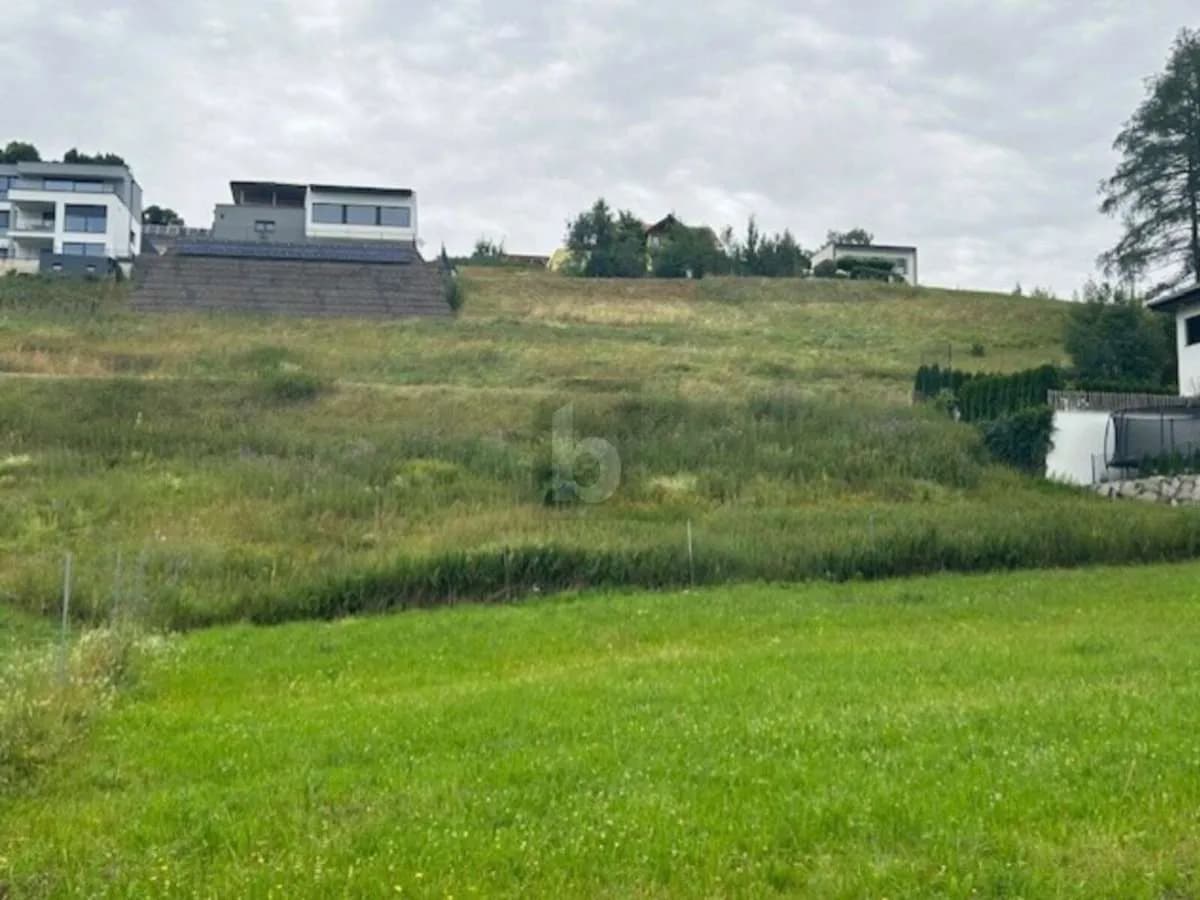 Grundstück kaufen in Urfahr-Umgebung – 810 m², € 120.000