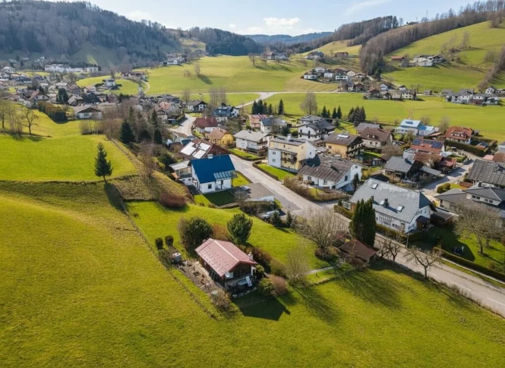 Grundstück kaufen in Gmunden – 1 477 m², € 320.000