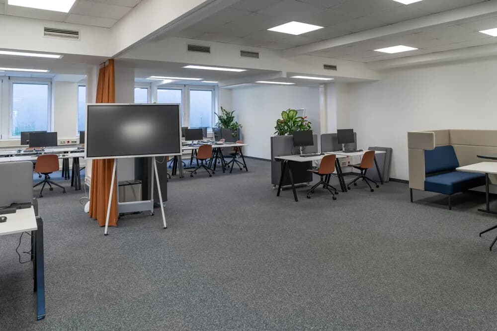 Gewerbeimmobilie mieten in Graz – 2 388 m², € 10 – Bild 7 von 20