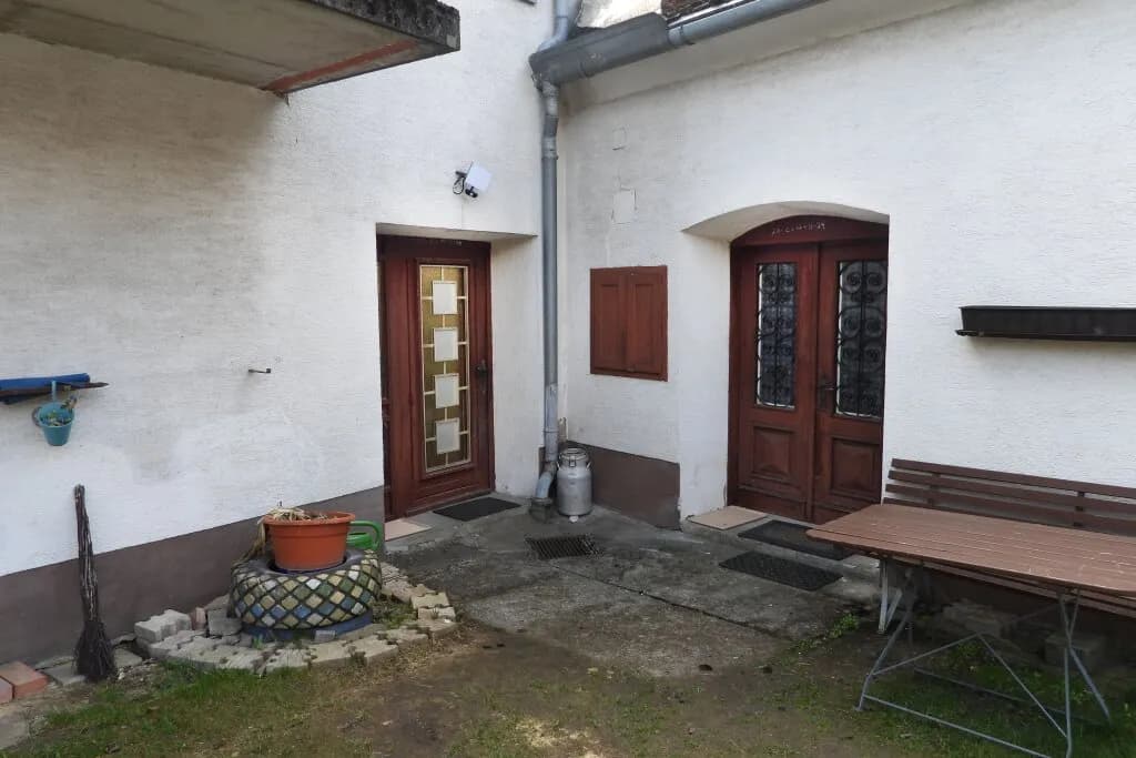 7-Zimmer-Immobilie kaufen in Waidhofen an der Thaya – 280 m², € 198.000 – Bild 2 von 24