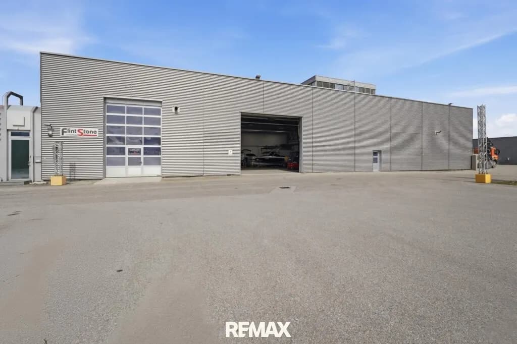 Gewerbeimmobilie mieten in Perg – 545 m², € 4.139