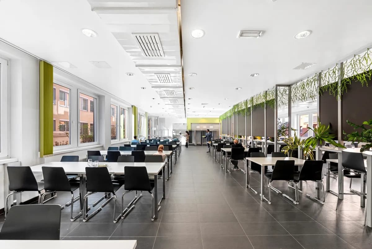 Gewerbeimmobilie mieten in Wien – 3 220 m², € 51.520 – Bild 8 von 26