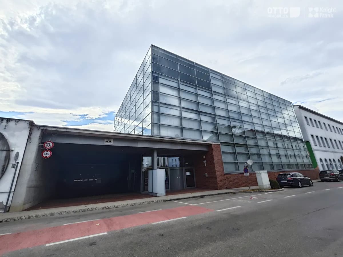 Gewerbeimmobilie kaufen in Wiener Neustadt – 2 530 m² – Bild 2 von 12