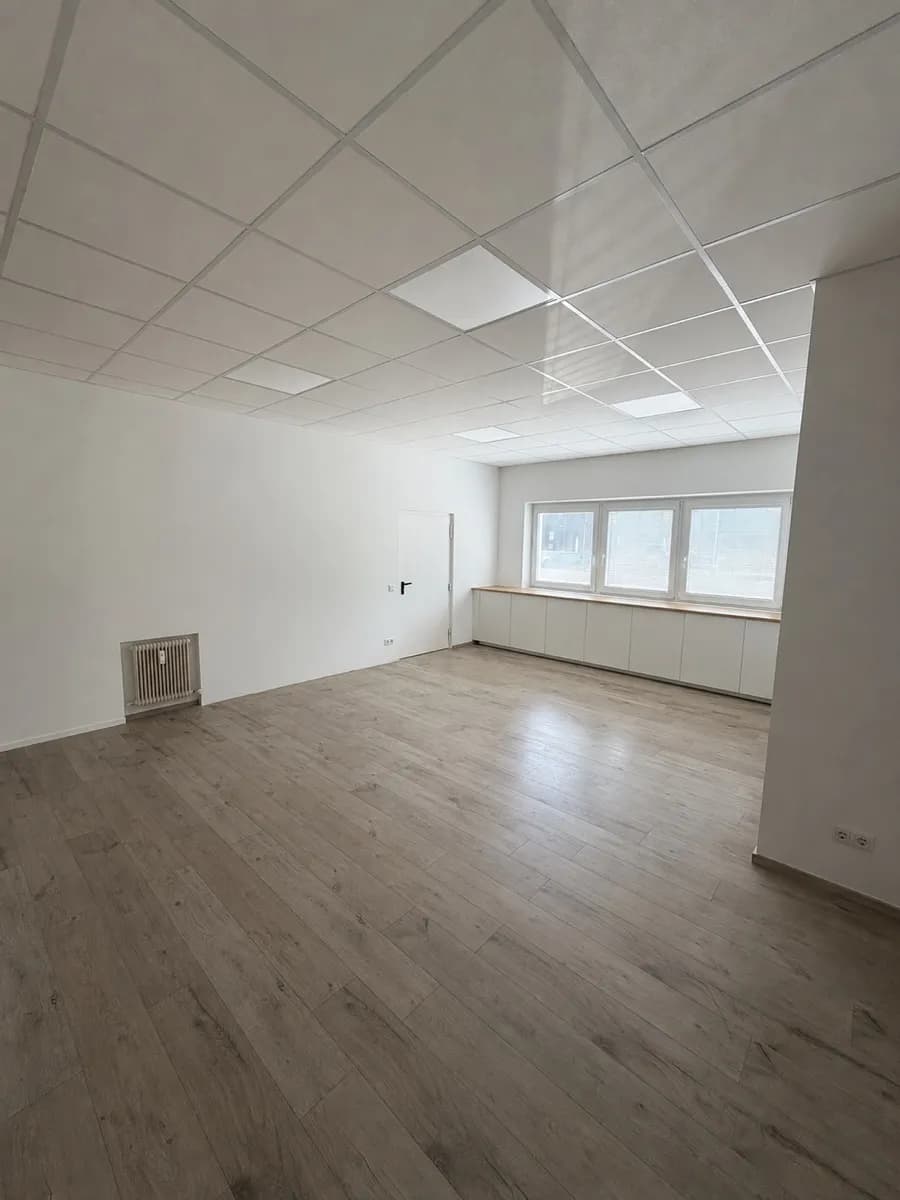 2-Zimmer-Gewerbeimmobilie mieten in Salzburg-Umgebung – 64 m², € 887 – Bild 2 von 9
