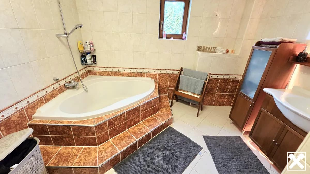 8-Zimmer-Gewerbeimmobilie kaufen in Sankt Pölten Land – 272 m², € 475.000 – Bild 12 von 31