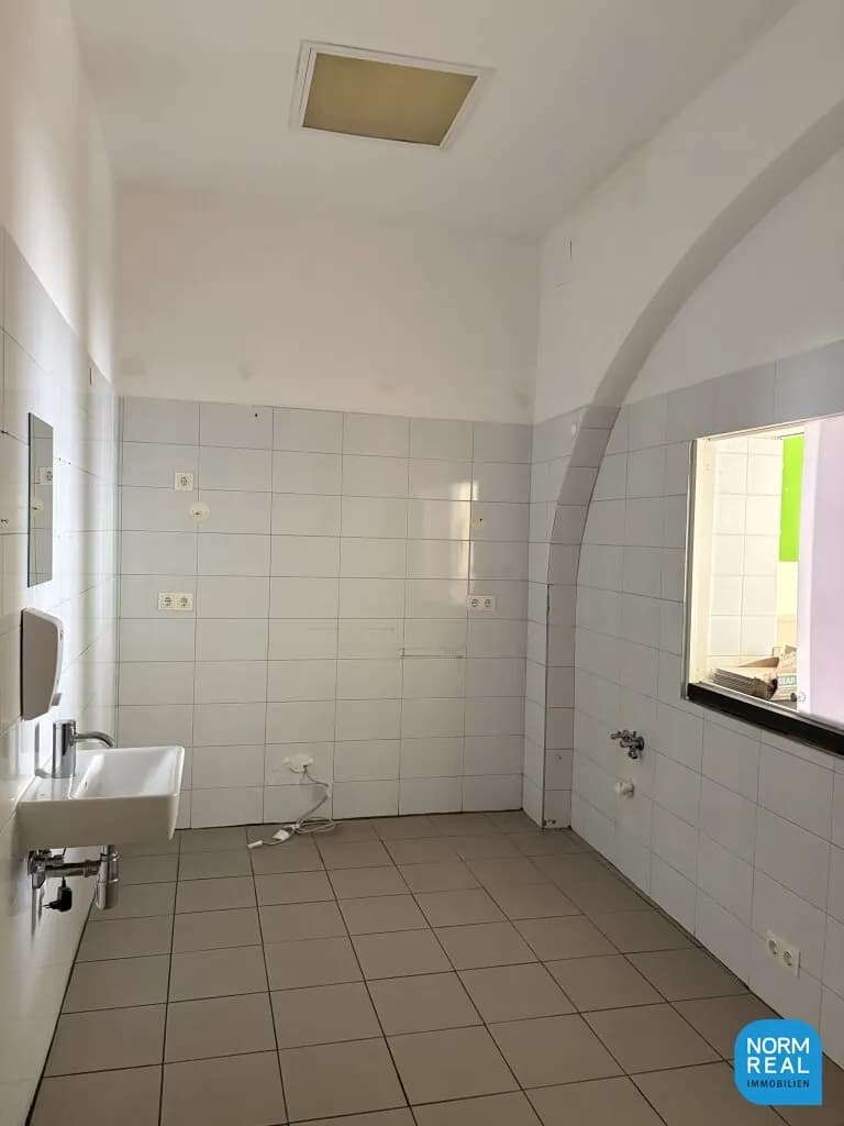6-Zimmer-Gewerbeimmobilie mieten in Wien – 196 m², € 4.416 – Bild 15 von 17