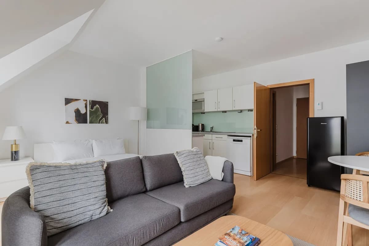 1-Zimmer-Wohnung mieten in Wien – 34 m², € 1.755 – Bild 2 von 14