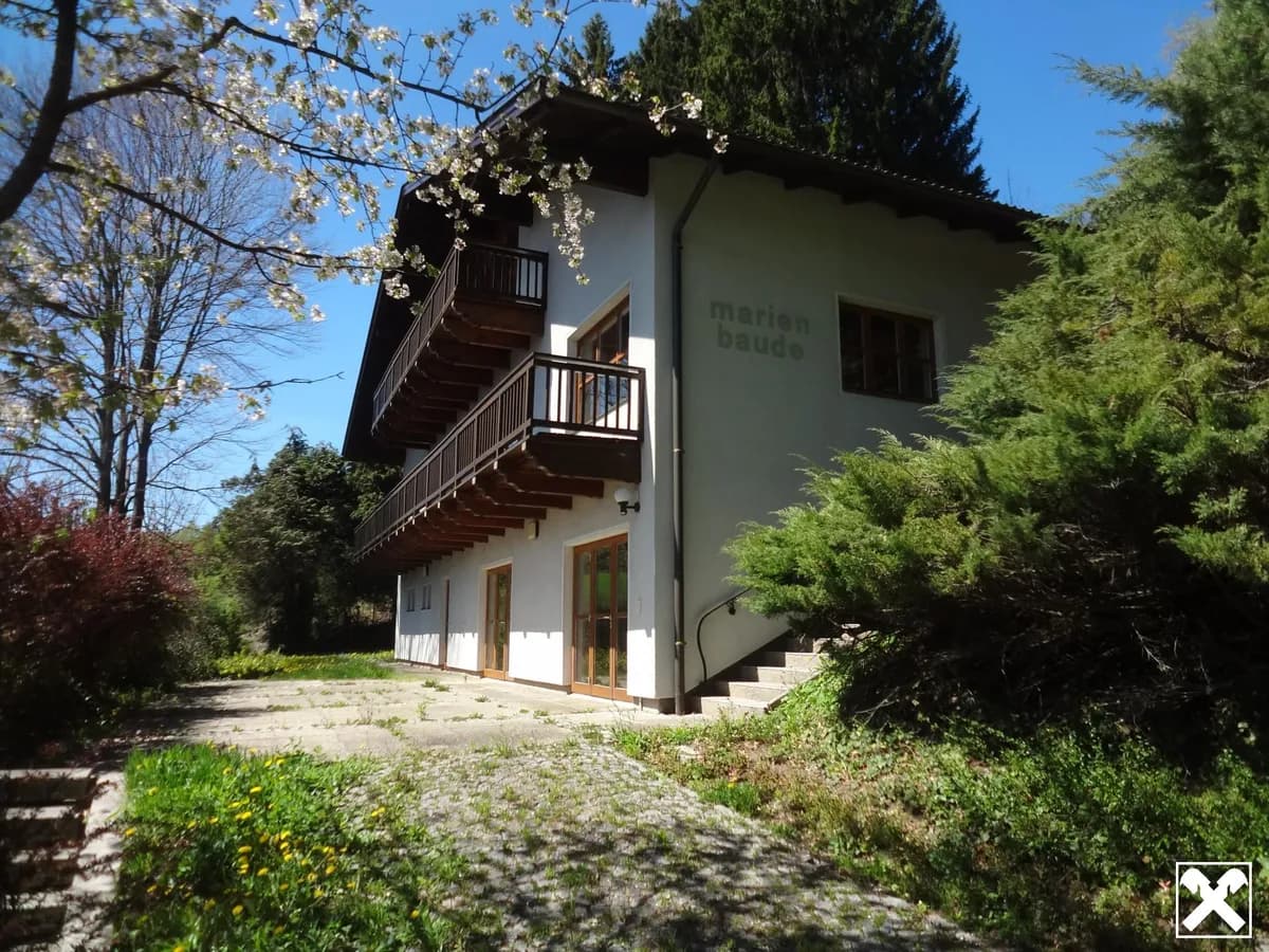 6-Zimmer-Immobilie kaufen in Neunkirchen – 331 m², € 495.000