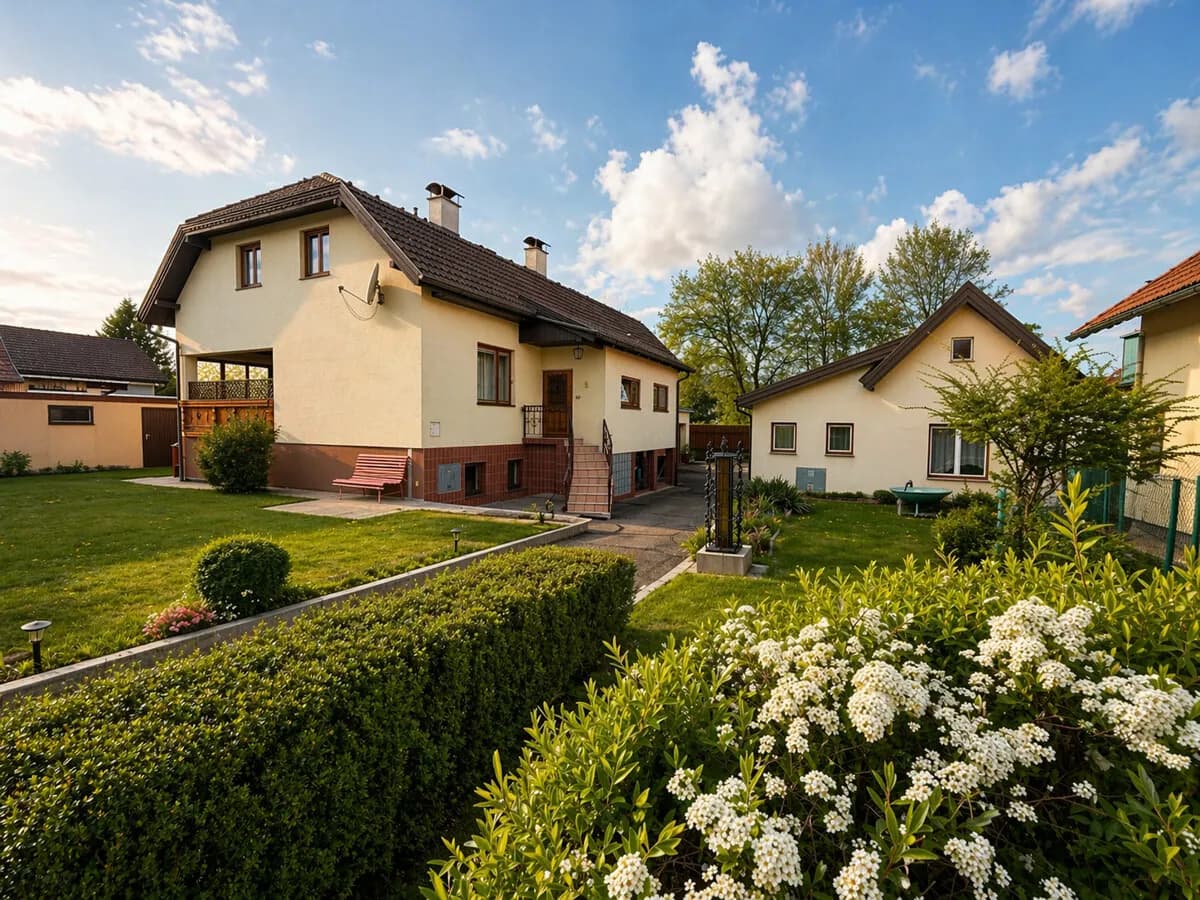 3-Zimmer-Haus kaufen in Neunkirchen – 109 m², € 298.000 – Bild 1 von 23