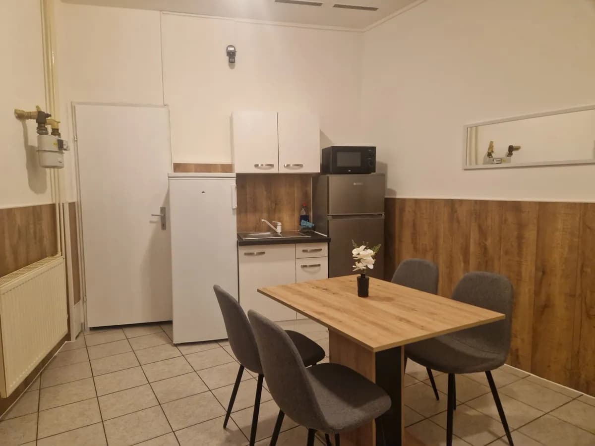 1-Zimmer-Wohnung mieten in Wien – 12 m², € 330 – Bild 2 von 2