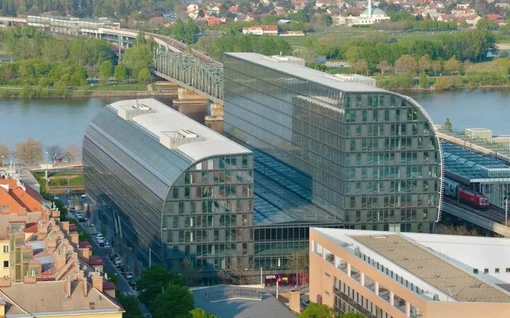Gewerbeimmobilie mieten in Wien – 253 m², € 5.313