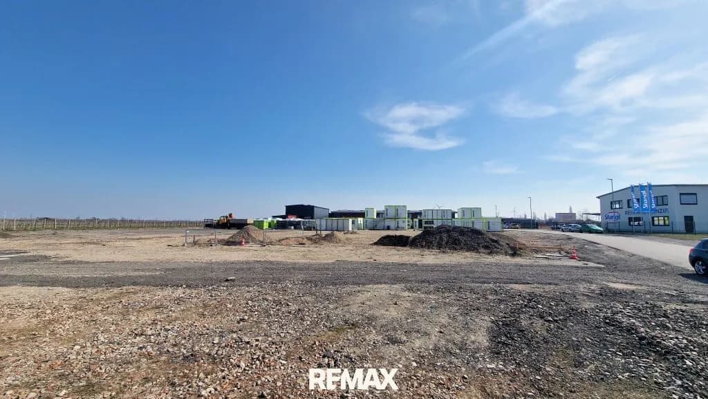 Immobilie mieten in Baden – 2 000 m², € 4.000 – Bild 6 von 6
