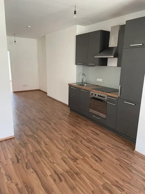 3-Zimmer-Wohnung mieten in Linz – 64 m², € 860 – Bild 2 von 7