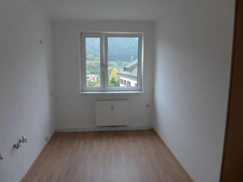 1-Zimmer-Wohnung mieten in Leoben – 38 m², € 275 – Bild 2 von 2
