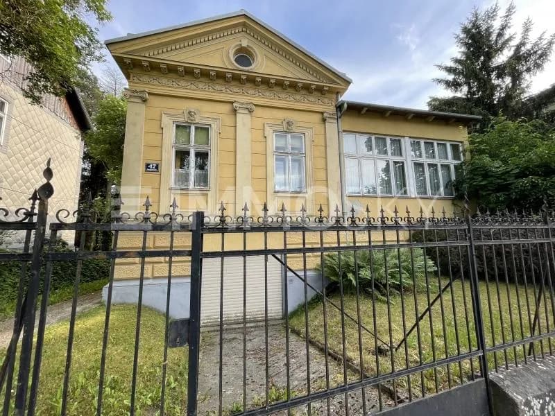 5-Zimmer-Haus kaufen in Wien – 300 m², € 1.865.000 – Bild 1 von 5