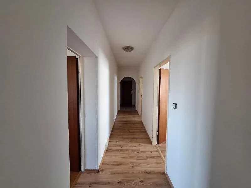 2-Zimmer-Wohnung kaufen in Wels – 80 m², € 165.000 – Bild 3 von 9