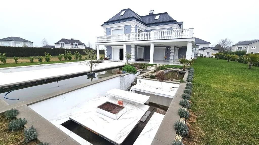 5-Zimmer-Immobilie kaufen in Baden – 346 m², € 1.200.000 – Bild 2 von 6