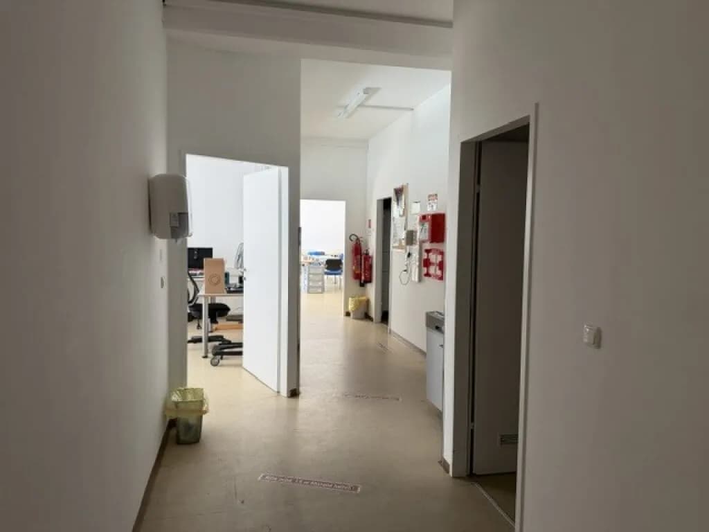 3-Zimmer-Gewerbeimmobilie mieten in Linz – 159 m², € 1.247 – Bild 7 von 20