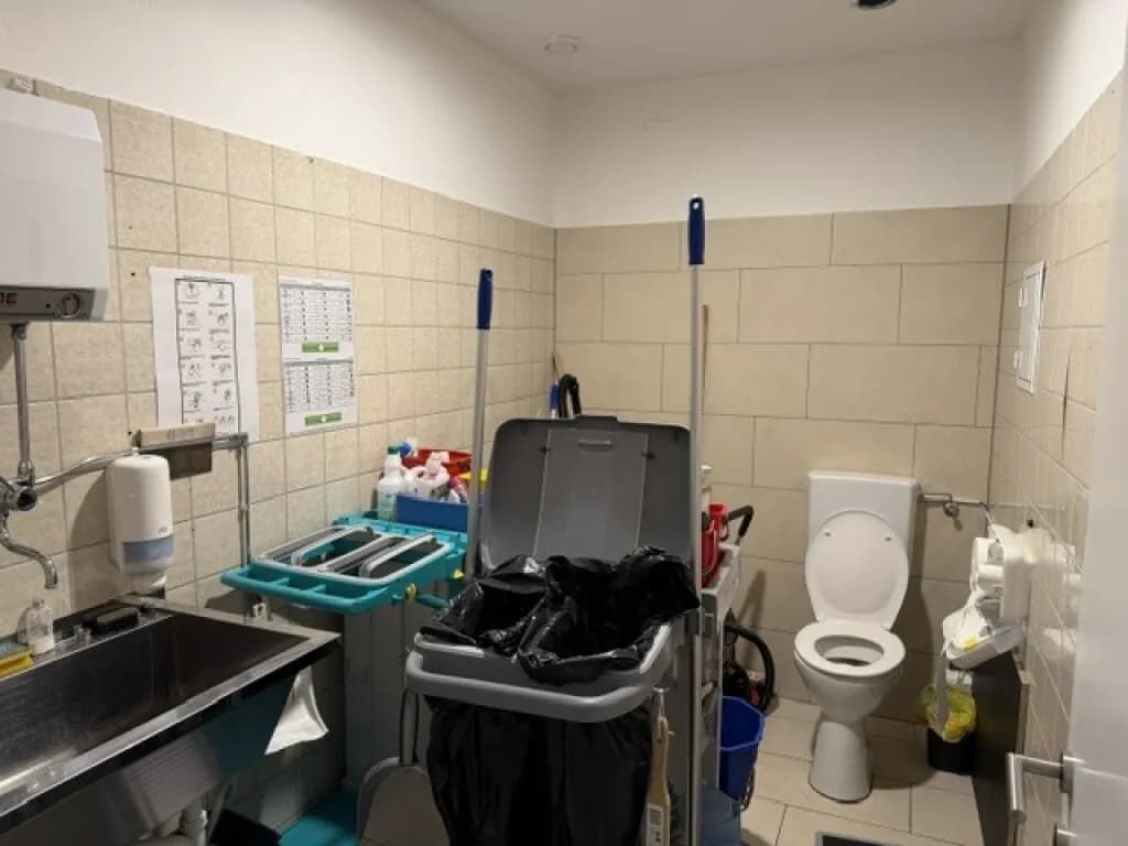3-Zimmer-Gewerbeimmobilie mieten in Linz – 159 m², € 1.247 – Bild 11 von 20