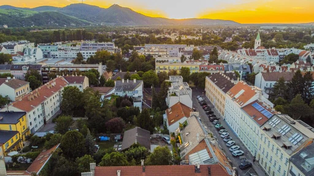 3-Zimmer-Wohnung mieten in Wien – 158 m², € 3.150 – Bild 2 von 19