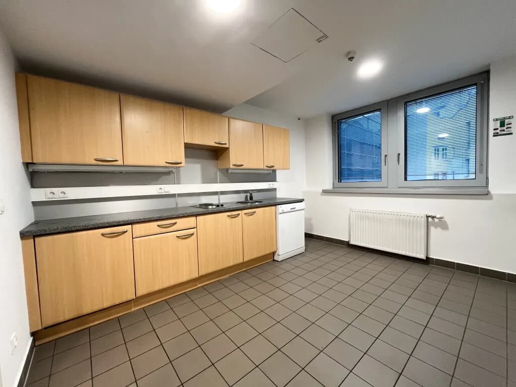 5-Zimmer-Gewerbeimmobilie mieten in Wien – 247 m², € 5.609 – Bild 7 von 12