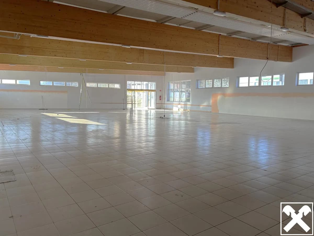 Gewerbeimmobilie kaufen in Ried im Innkreis – 824 m², € 885.000 – Bild 2 von 12