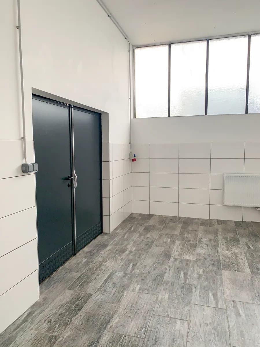 Gewerbeimmobilie mieten in Linz – 325 m², € 4.353 – Bild 8 von 32