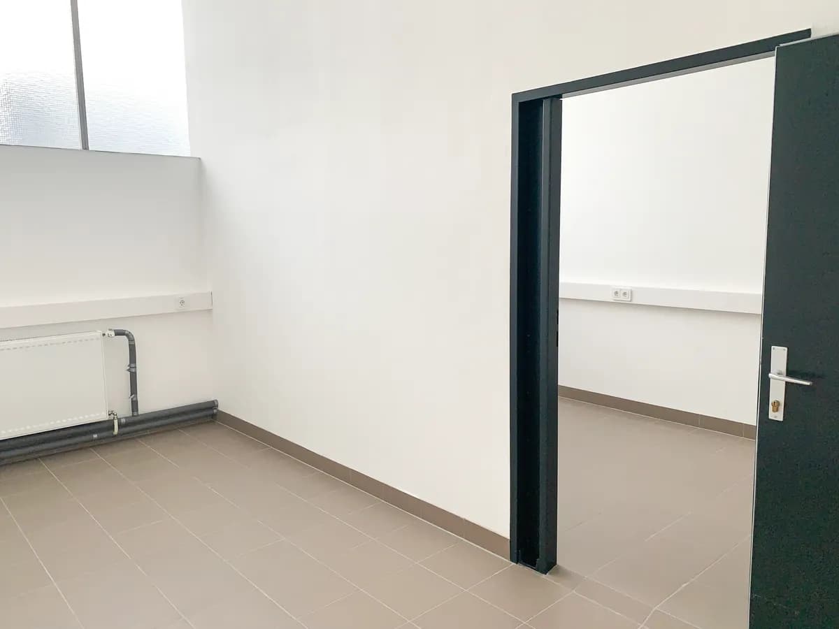 Gewerbeimmobilie mieten in Linz – 325 m², € 4.353 – Bild 23 von 32