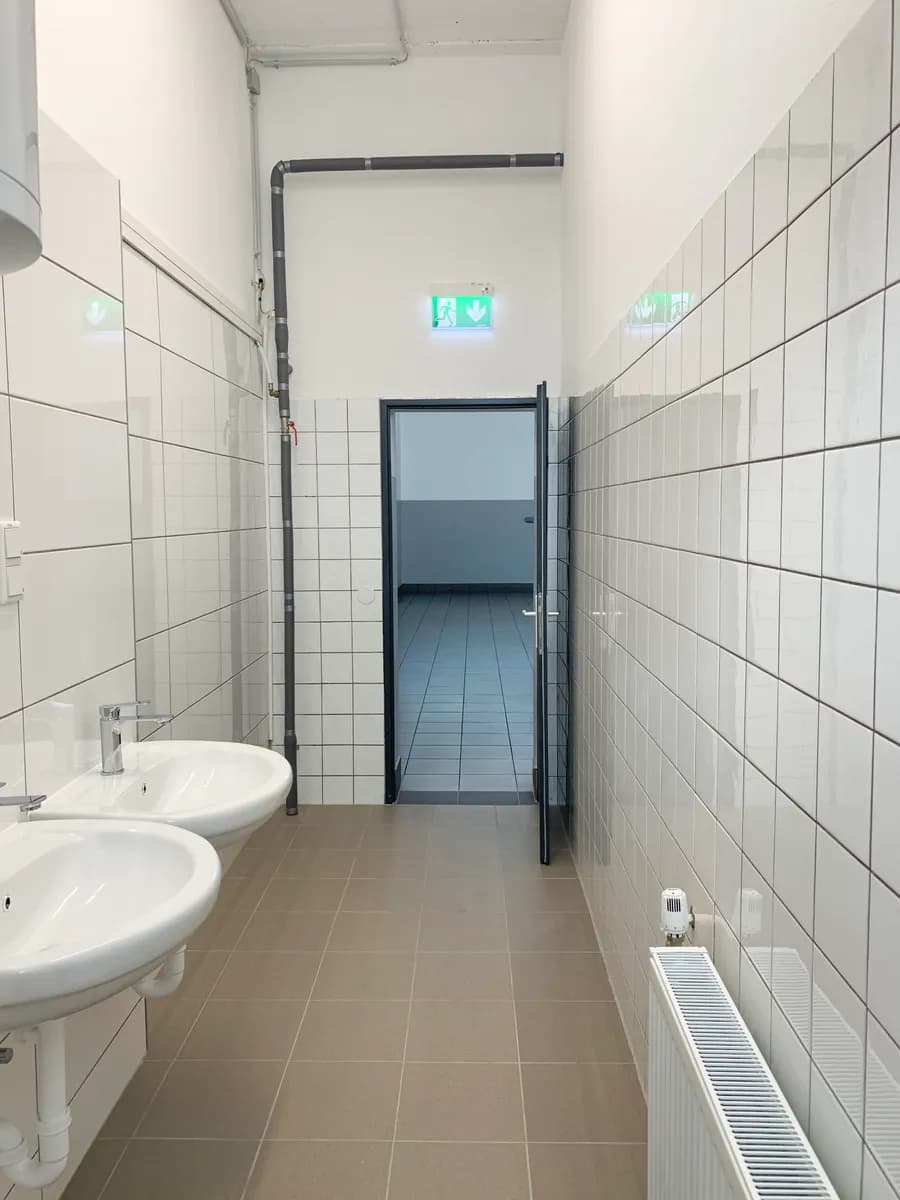 Gewerbeimmobilie mieten in Linz – 325 m², € 4.353 – Bild 27 von 32