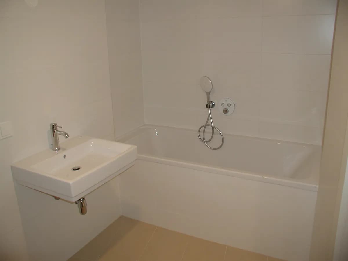4-Zimmer-Wohnung mieten in Wien – 90 m², € 2.490 – Bild 4 von 5