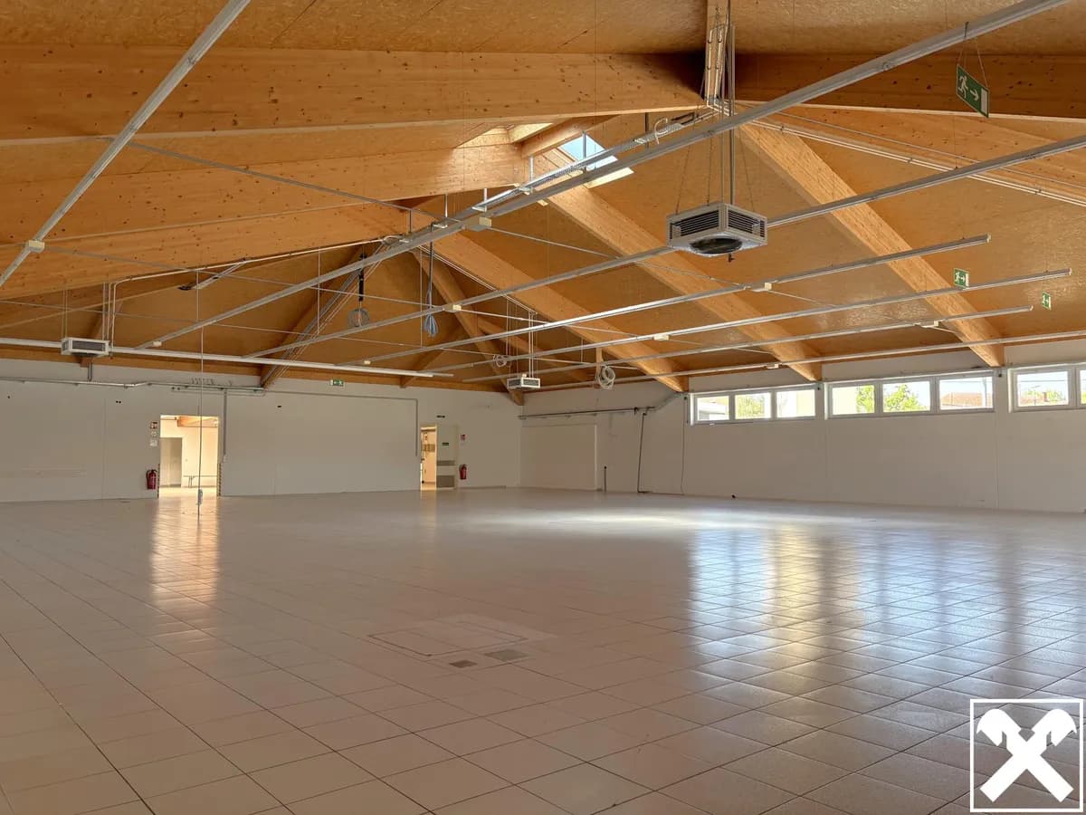 Immobilie mieten in Wels-Land – 836 m², € 4.338 – Bild 3 von 17