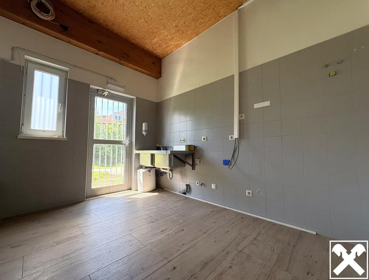 Immobilie mieten in Wels-Land – 836 m², € 4.338 – Bild 12 von 17