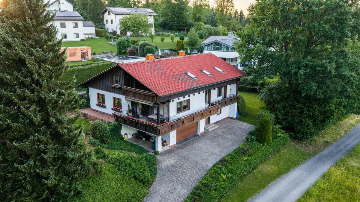 8-Zimmer-Haus kaufen in Vöcklabruck – 230 m², € 520.000