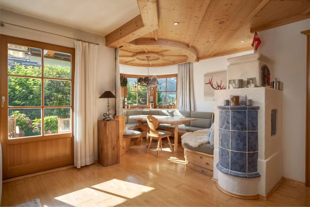 7-Zimmer-Wohnung kaufen in Kitzbühel – 147 m², € 1.975.000 – Bild 2 von 9