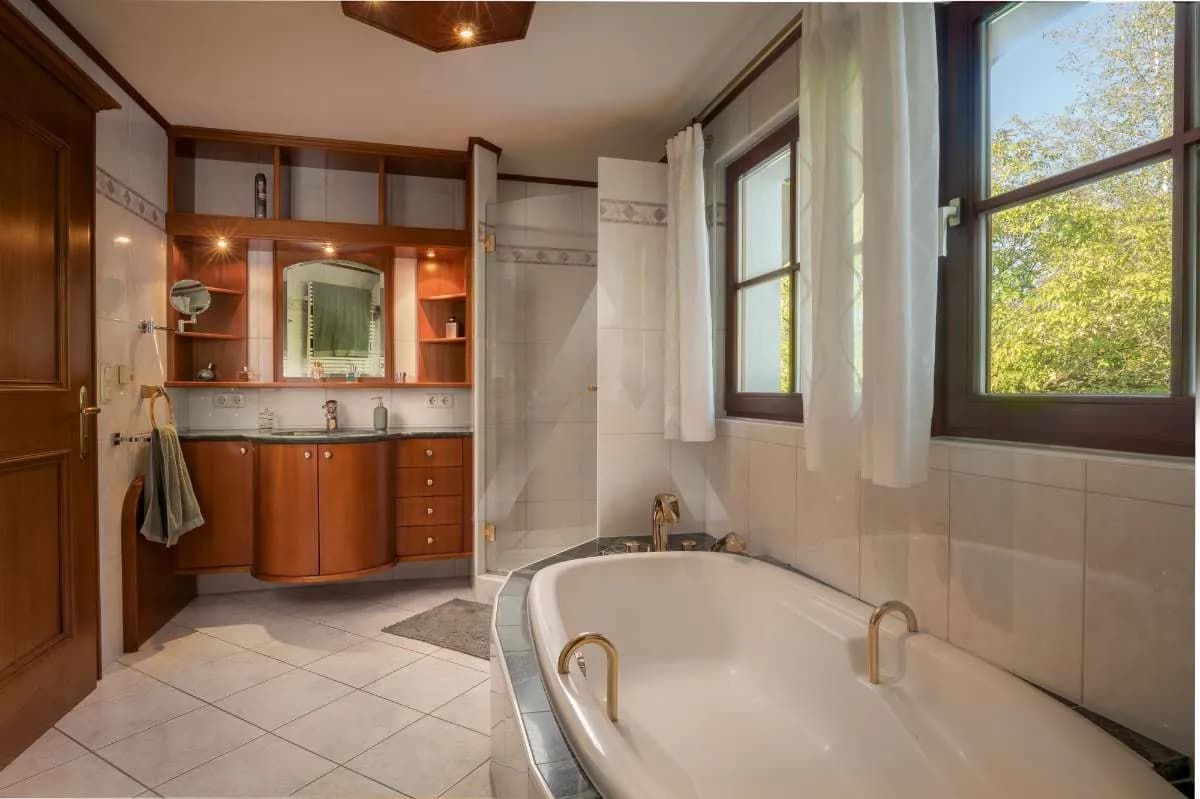 7-Zimmer-Wohnung kaufen in Kitzbühel – 147 m², € 1.975.000 – Bild 8 von 9