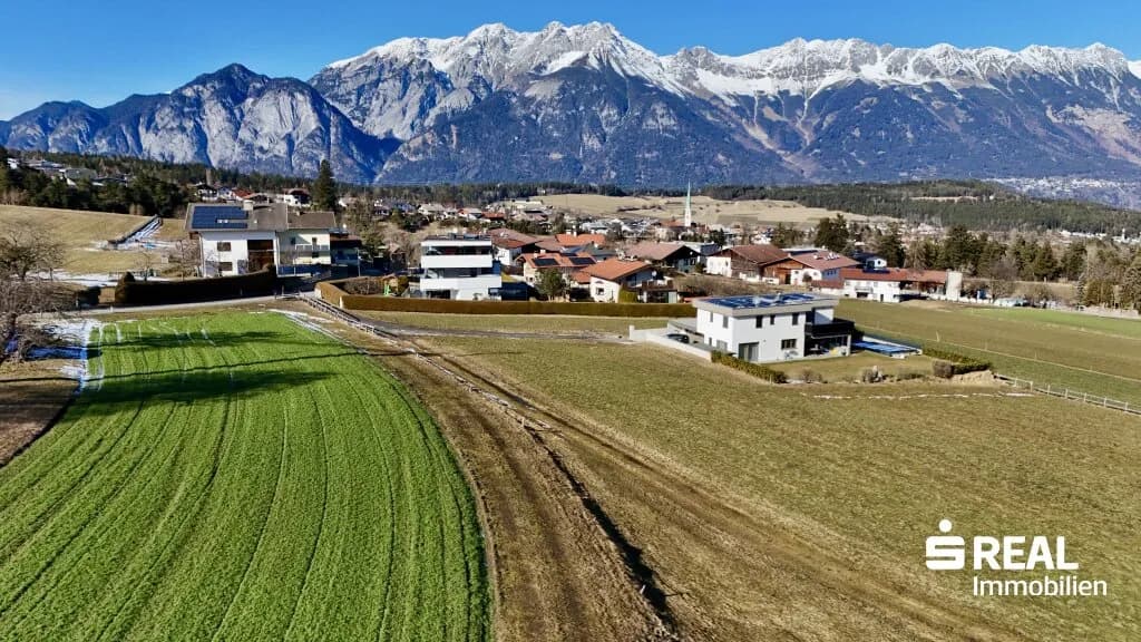 Grundstück kaufen in Innsbruck-Land – 780 m², € 990.000 – Bild 2 von 9