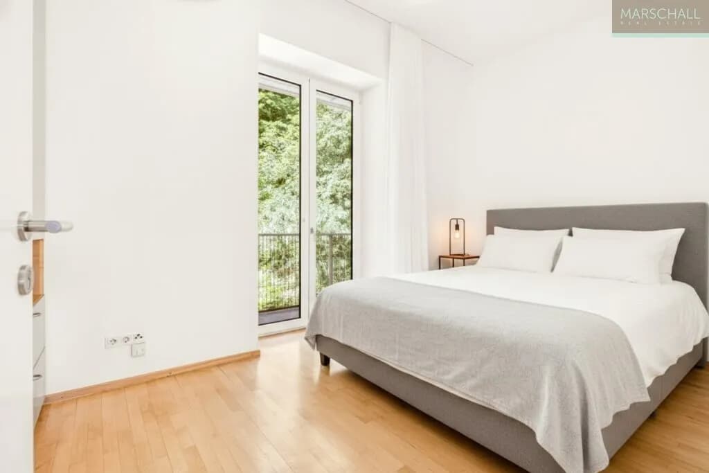 13-Zimmer-Immobilie mieten in Mödling – 569 m², € 14.300 – Bild 11 von 53