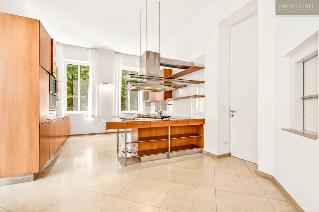 13-Zimmer-Immobilie mieten in Mödling – 569 m², € 14.300 – Bild 20 von 53